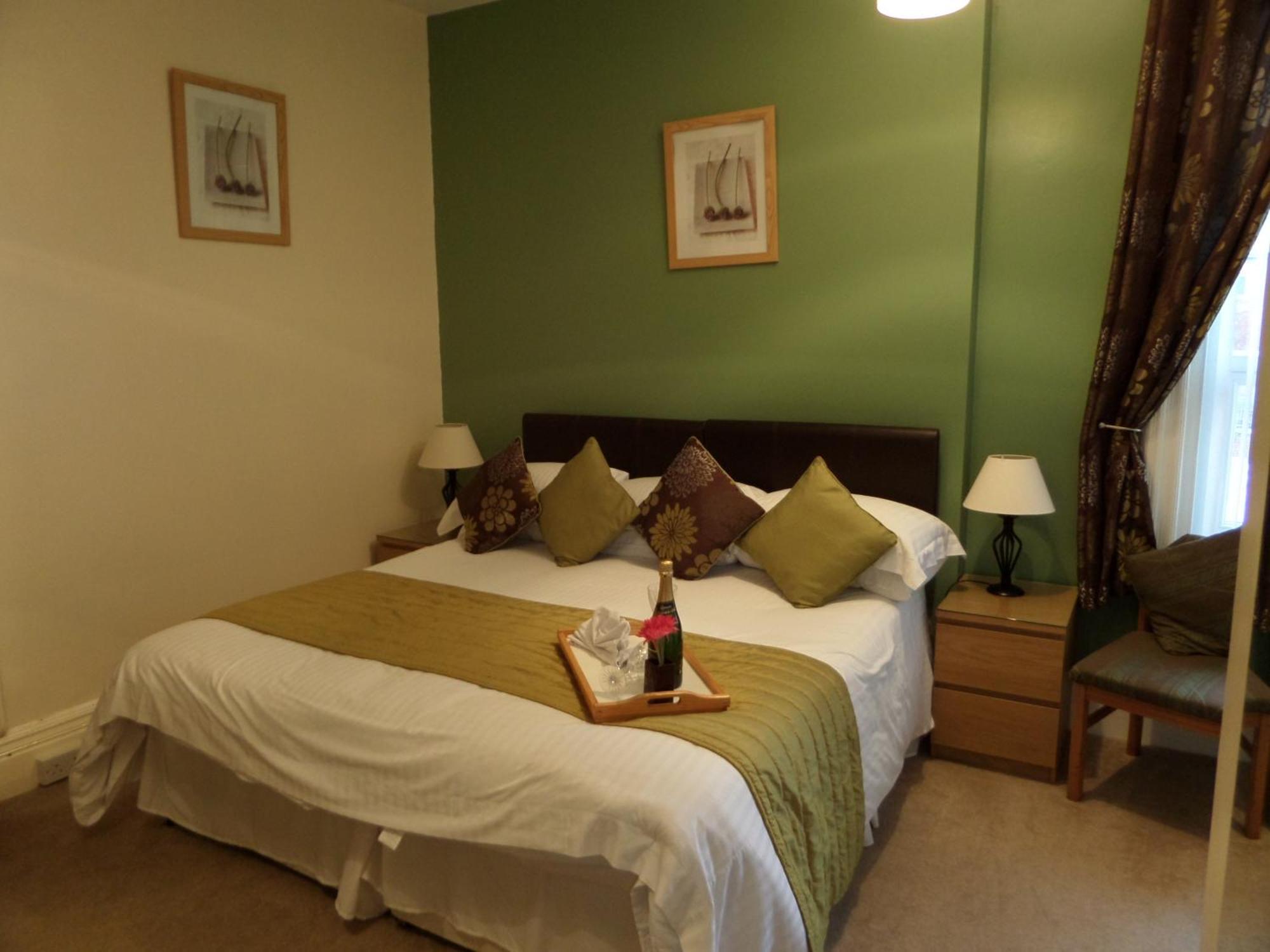 The Grays Bed & Breakfast Blackpool Exterior photo