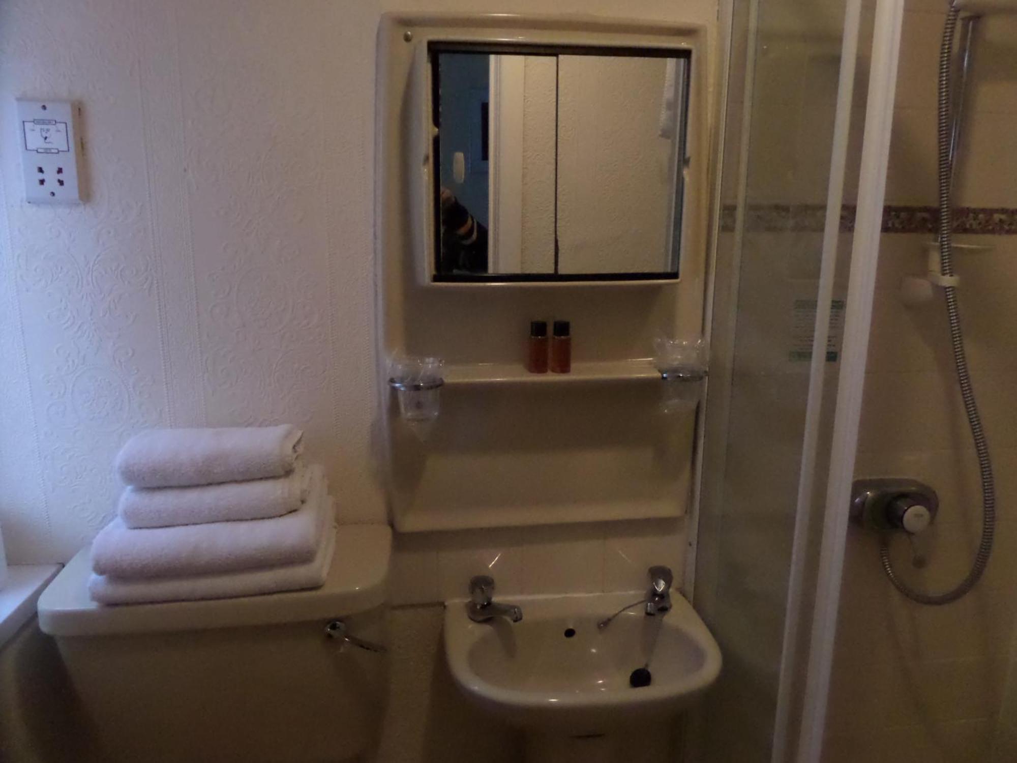The Grays Bed & Breakfast Blackpool Room photo